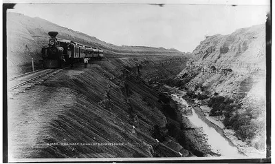Railroad trains in Mexico, 1885