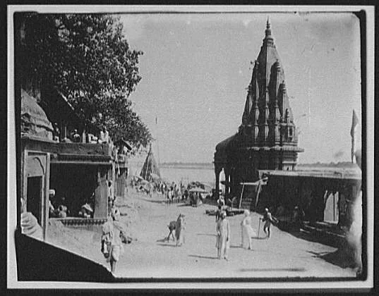 Benares - courtyard area behind burning ghat, Bangladesh, Ganges River, India, Varanasi, 1895