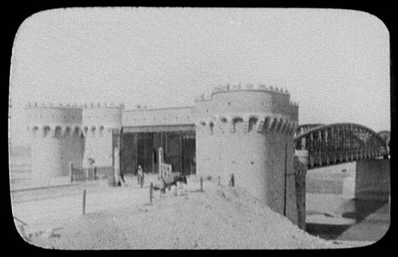 Fortified approach to Sukkur Bridge, Pakistan, Sukkur, 1895