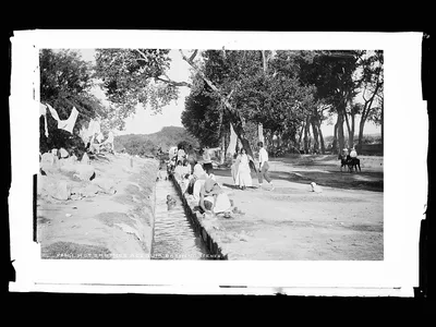 Hot springs acequia, bathing scene, Aguascalientes (State), 1880