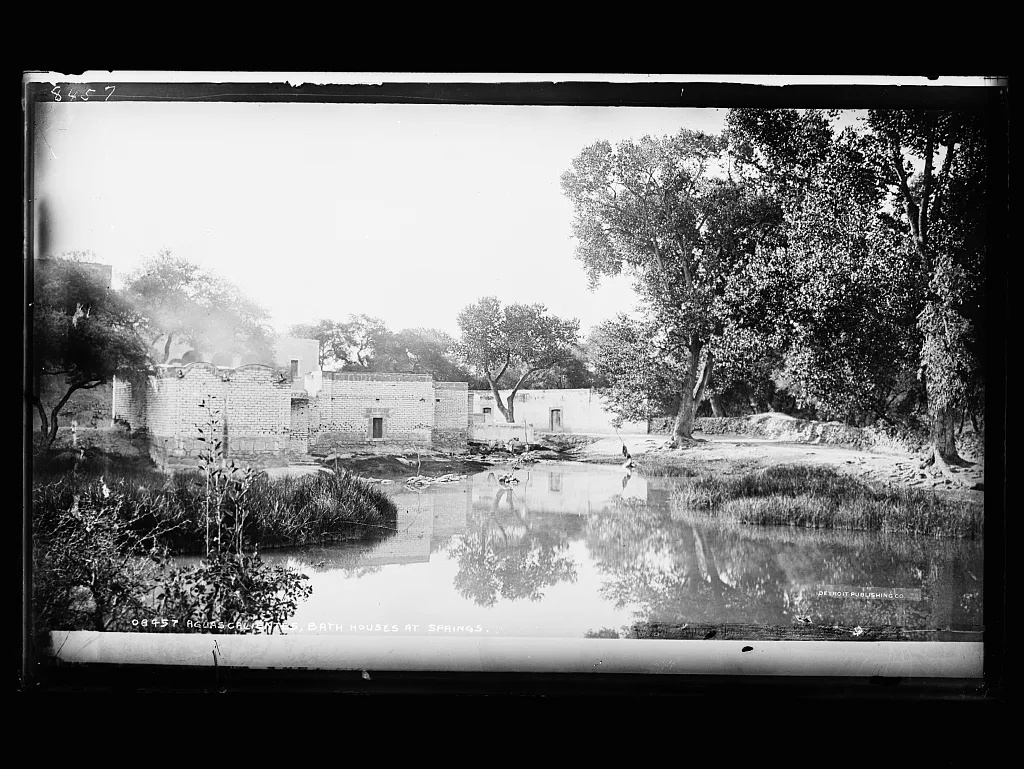Aguas Calientes, bath houses at springs, Aguascalientes (State), 1880