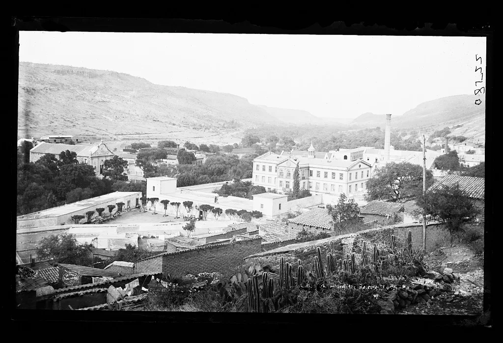 [The Hercules cotton mills, Queretaro], Cayetano Rubio, Mexico, 1880